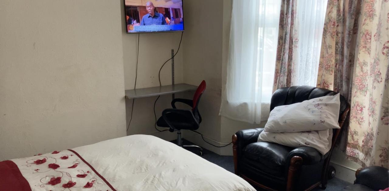 Guest house To Let In 3*