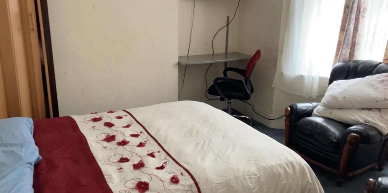 To Let In Guest house London