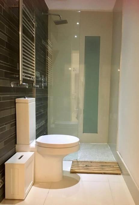Earls Court Spacious *