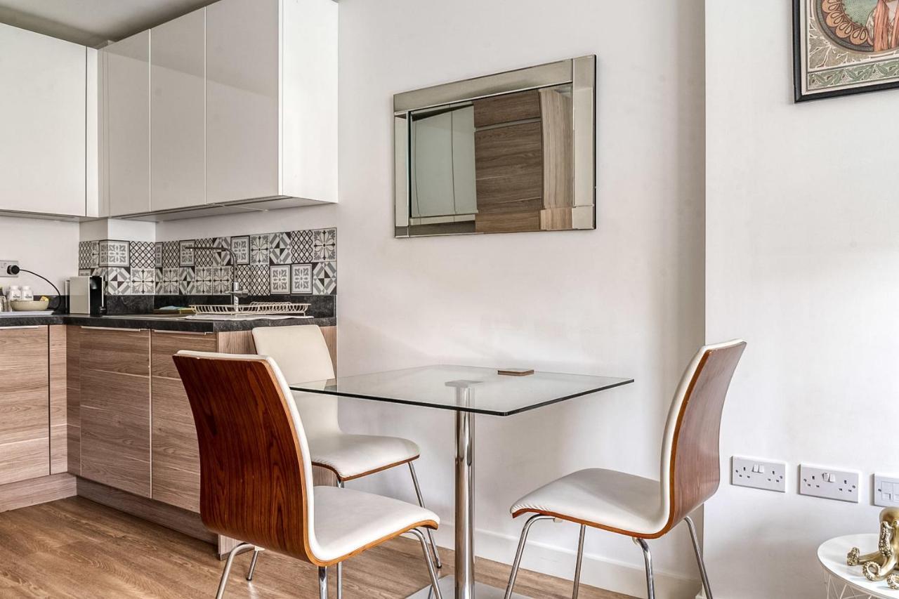 Modern Surrey Quays Flat * Londres