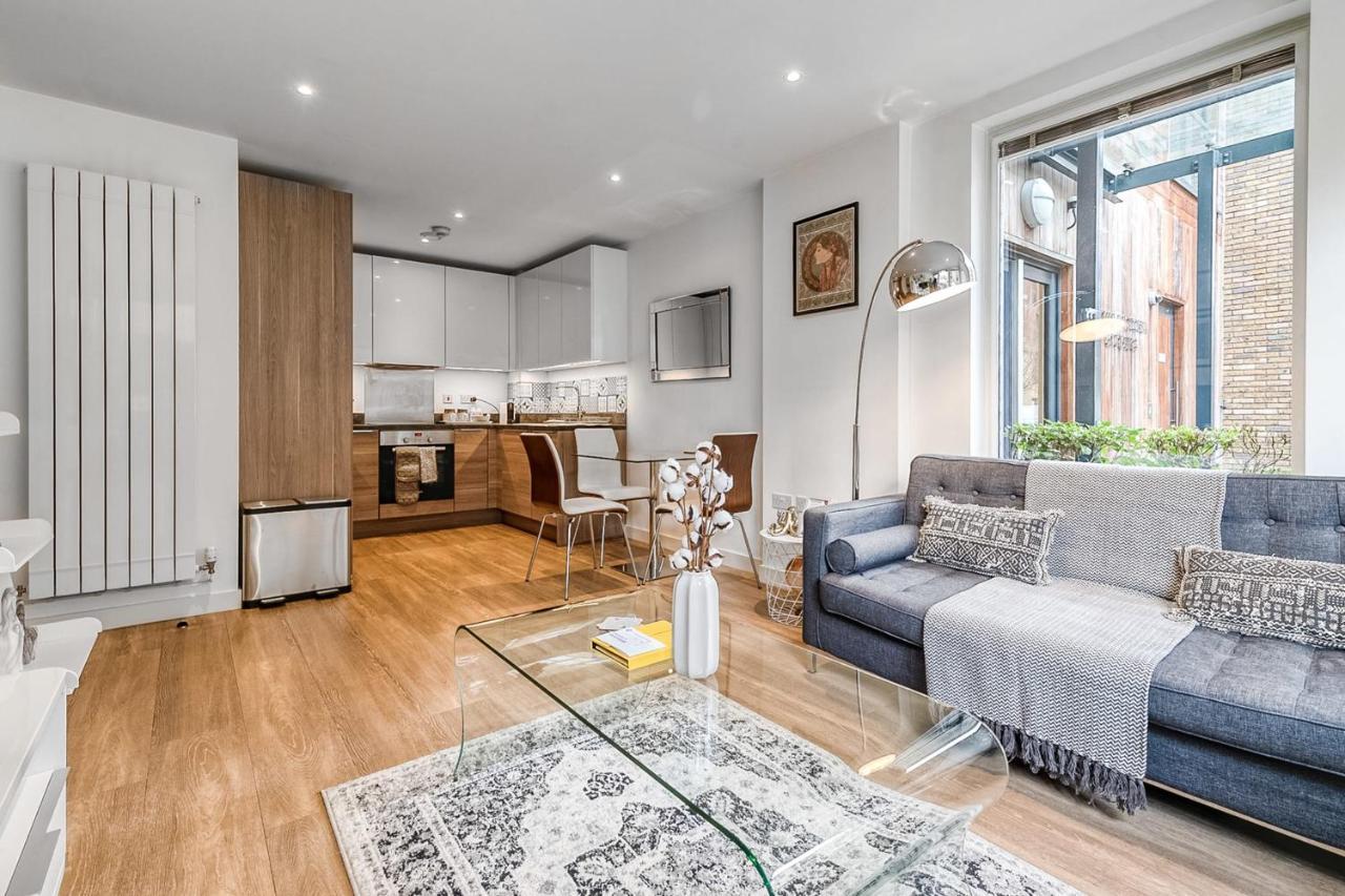 Modern Surrey Quays Flat Apartamento Londres
