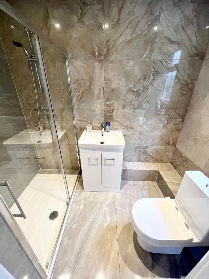 Cosy Trio: Flexible Near Mall With Parking Holiday home *