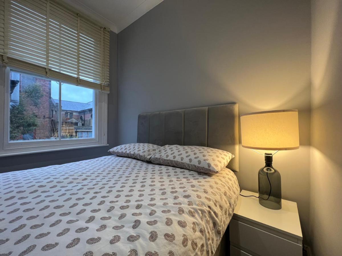 Lovely 2-bedroom Victorian Flats Apartment *