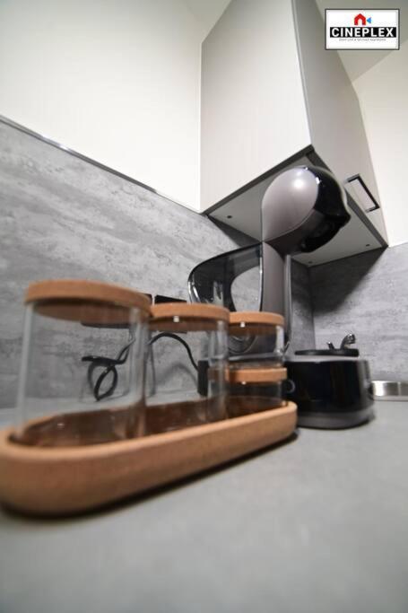 Business Leisure Professional Flat B Unit 2 Lewisham Wifi Netflix By Cineplex Short Lets & Serviced Apartment *