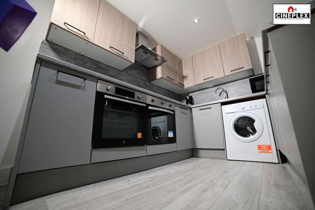 Business Leisure Professional Flat B Unit 2 Lewisham Wifi Netflix By Cineplex Short Lets & Serviced Apartment