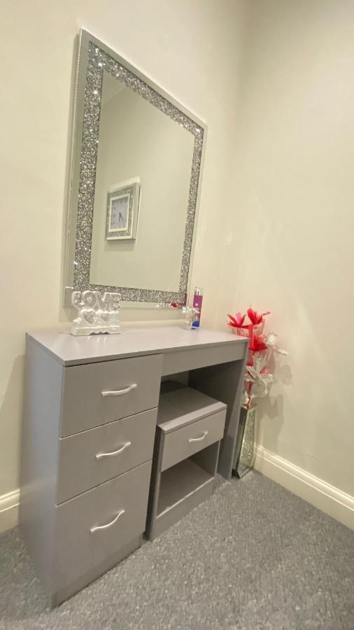 2 Notting Hill Portobello Road Amazing Location! Apartment London