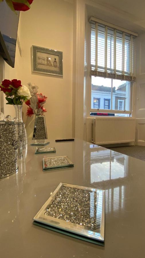 2 Notting Hill Portobello Road Amazing Location! * London