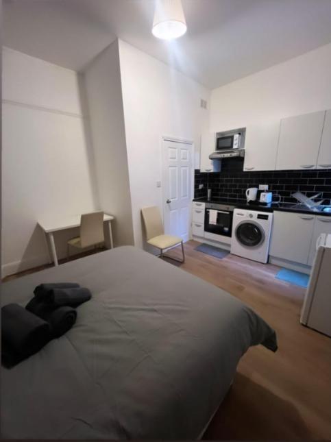 Apartment Private Self Contained Studio In The Heart Of Golders *