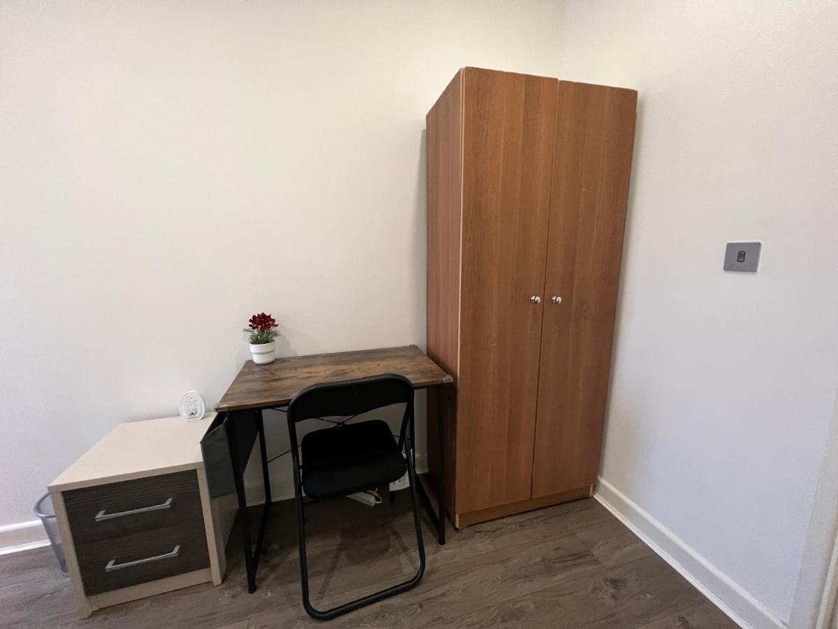 Holiday home 3bed Flat 3wc And Great Location Near Excel City Airport O2 And Canning Town Station London