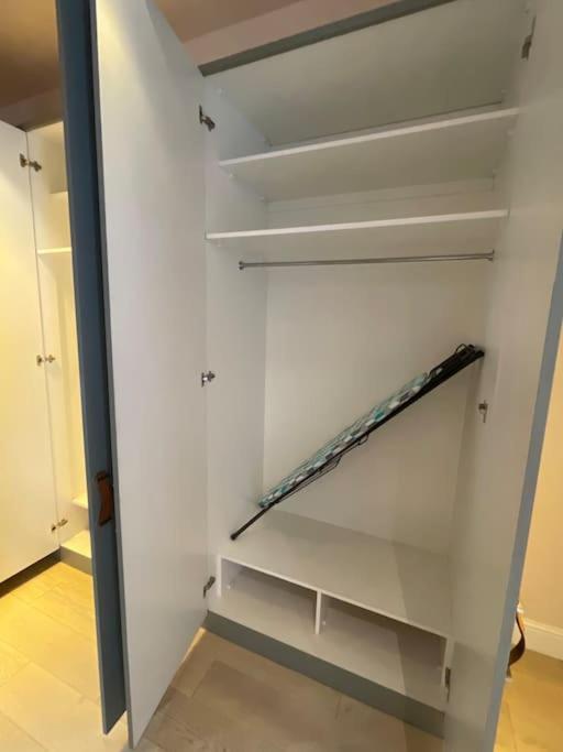 Pillow Menu! 1 Bed Garden Flat Finsbury Park
