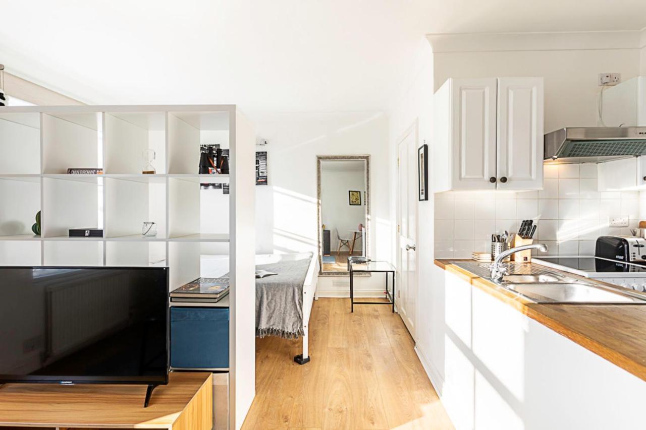 Convenient Studio Near Victoria London