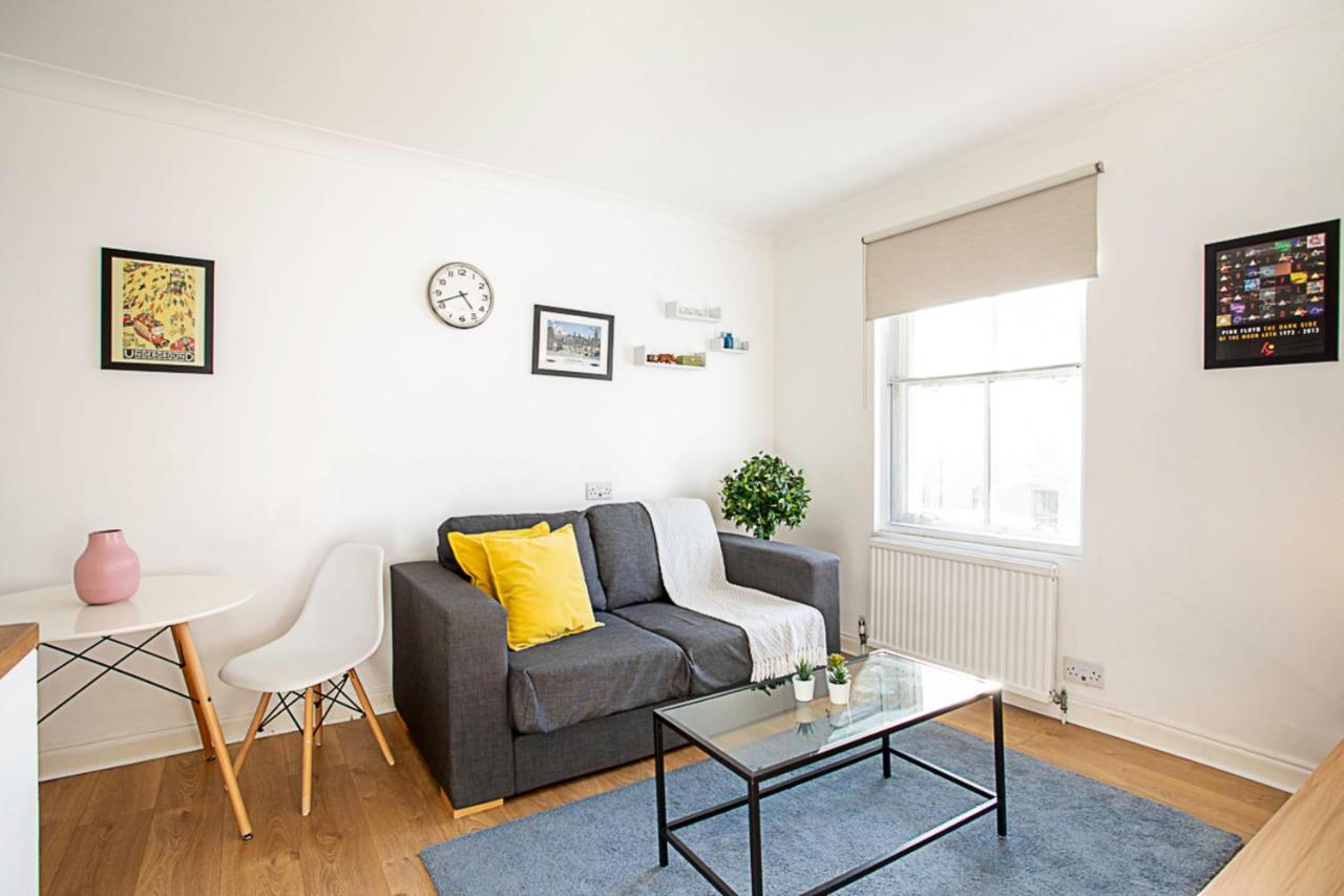 Convenient Studio Near Victoria Apartment