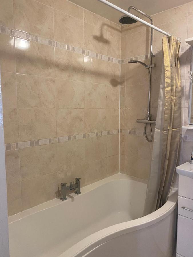 Hameway House- Stunning 4 Bedroom House With A Spacious Kitchen Holiday home