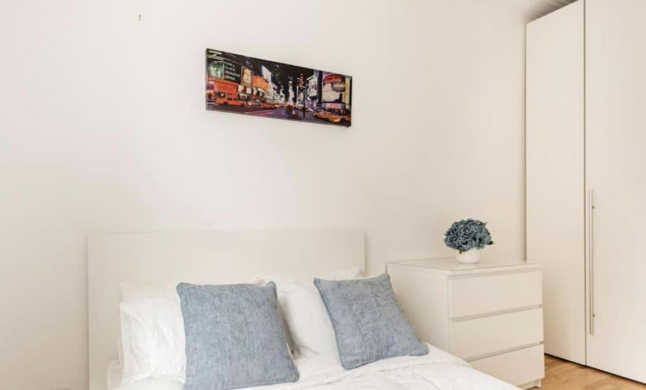 Earl's Court One Bedroom Flat Apartment *