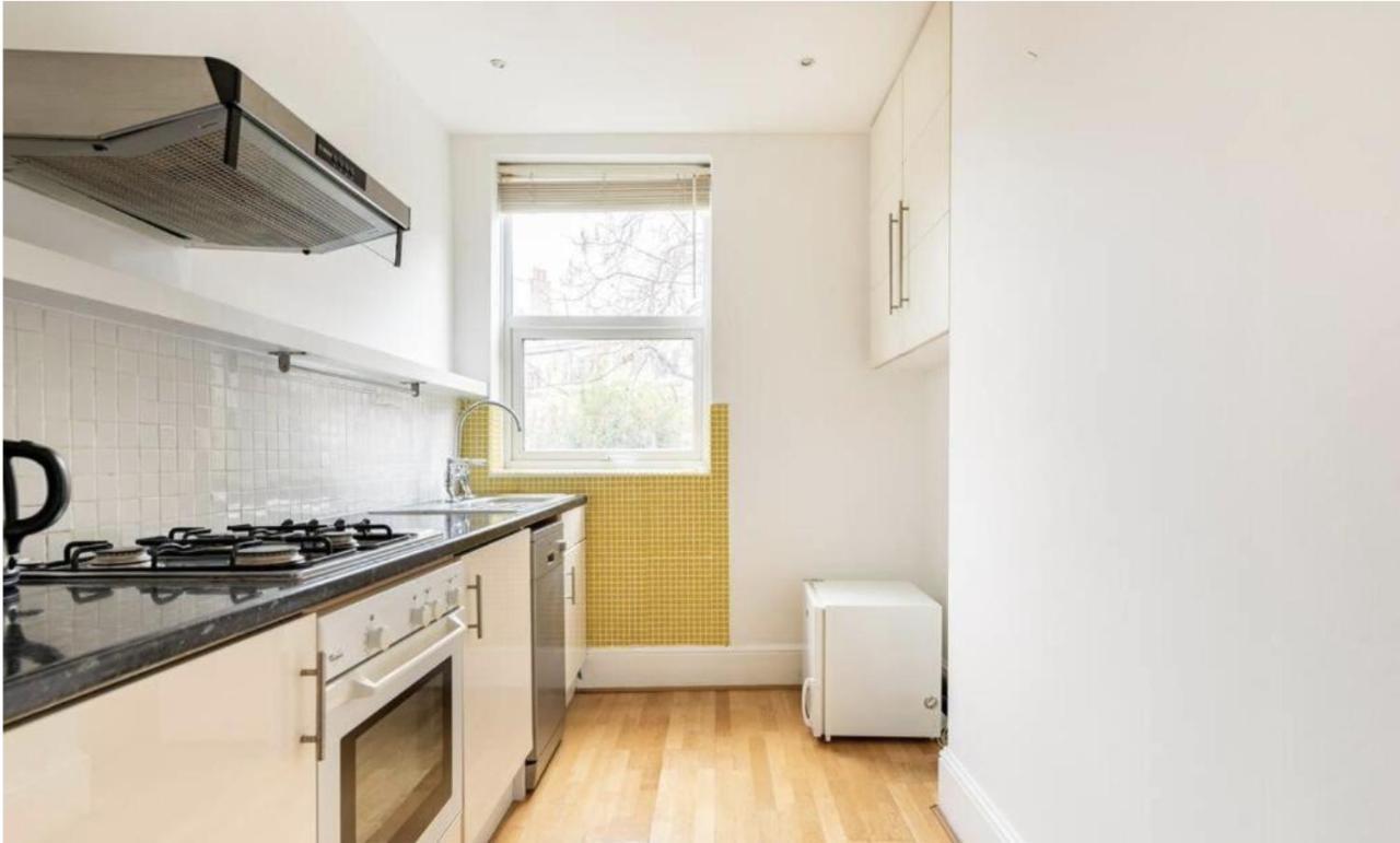 Earl's Court One Bedroom Flat * London