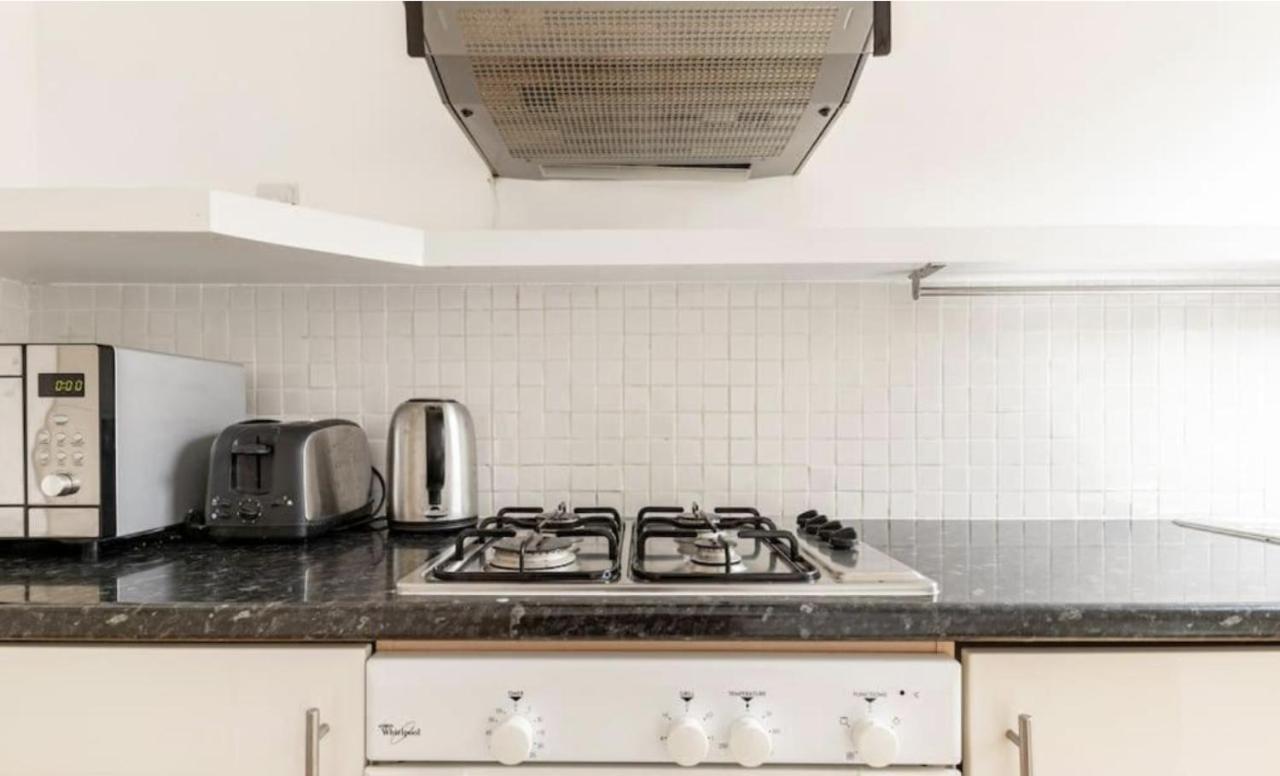Apartment Earl's Court One Bedroom Flat *