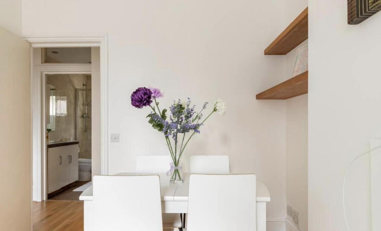 Earl's Court One Bedroom Flat * London
