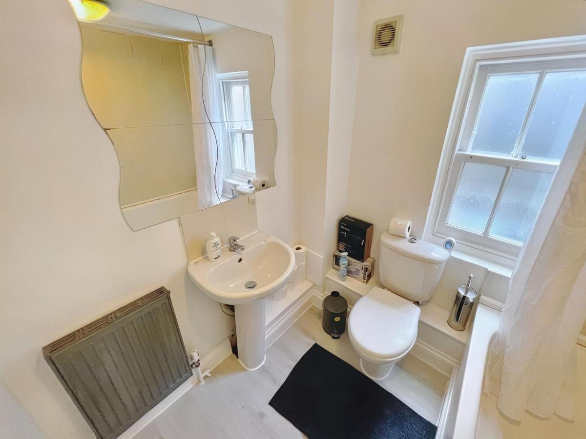Lovely 2-bedroom Serviced Greater Apartamento
