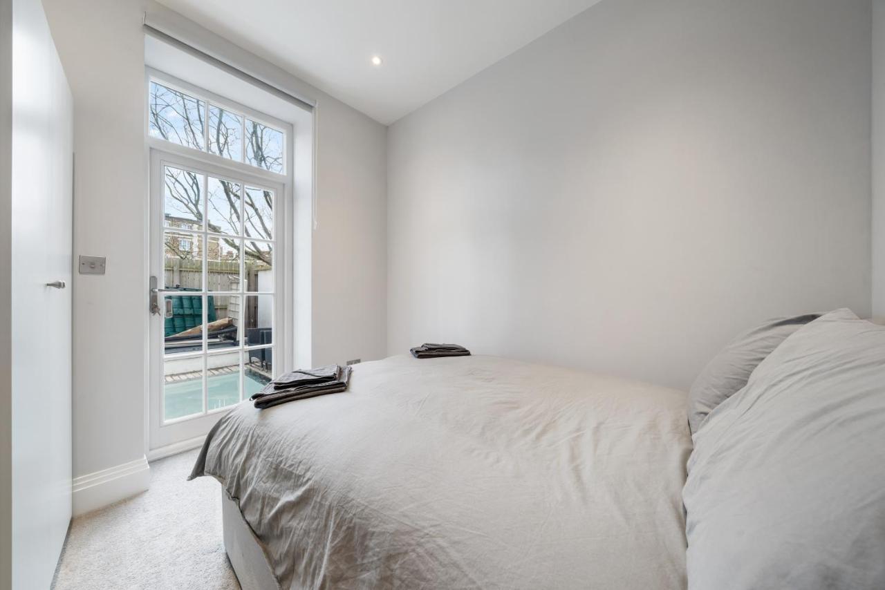 Modern 4 Bedroom Townhouse With Cinema In The Heart Of Se1 *
