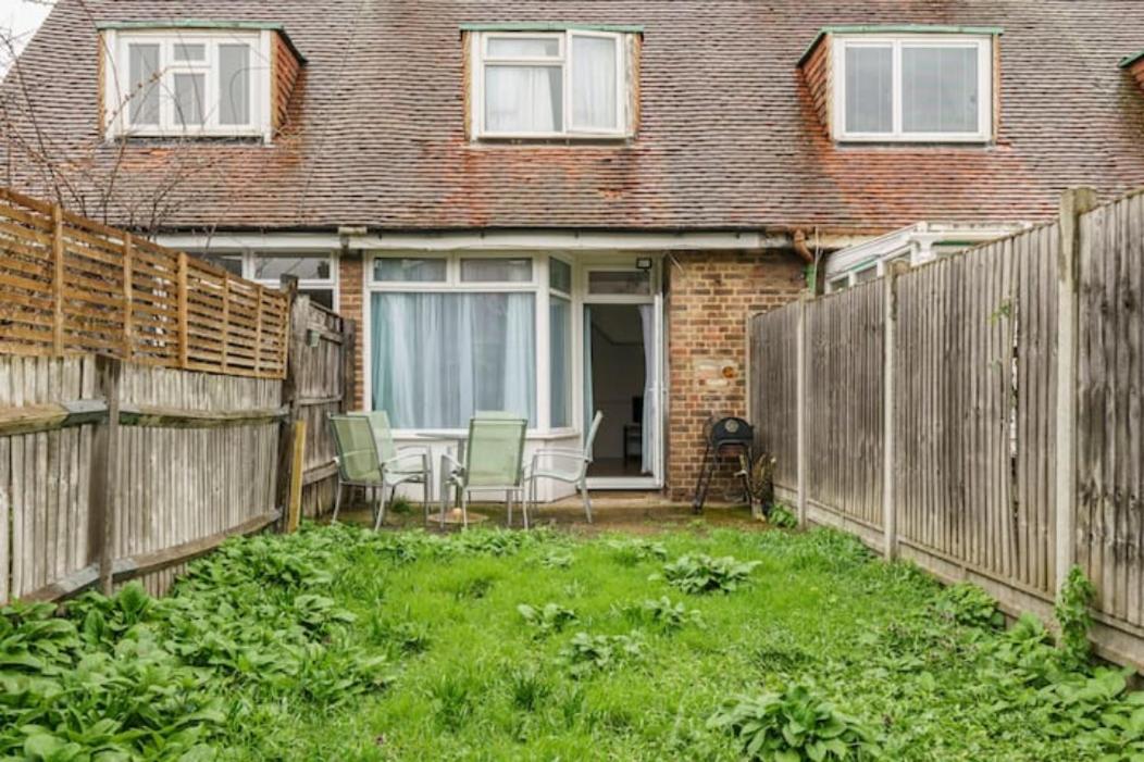 Guest house Eltar Hostle London