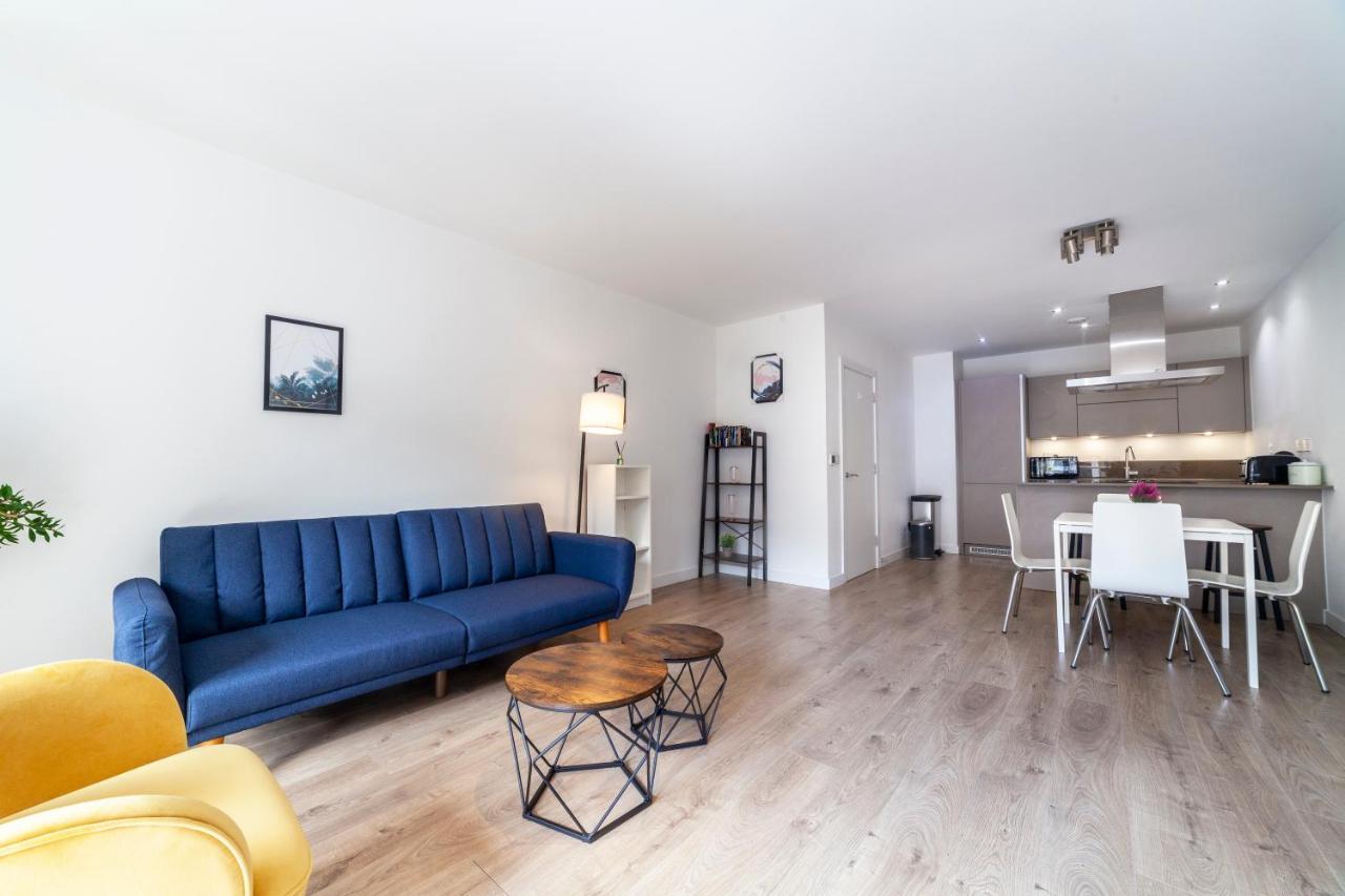 Modern 3bdr Flat W Large Balcony, Kentish Town Apartment *