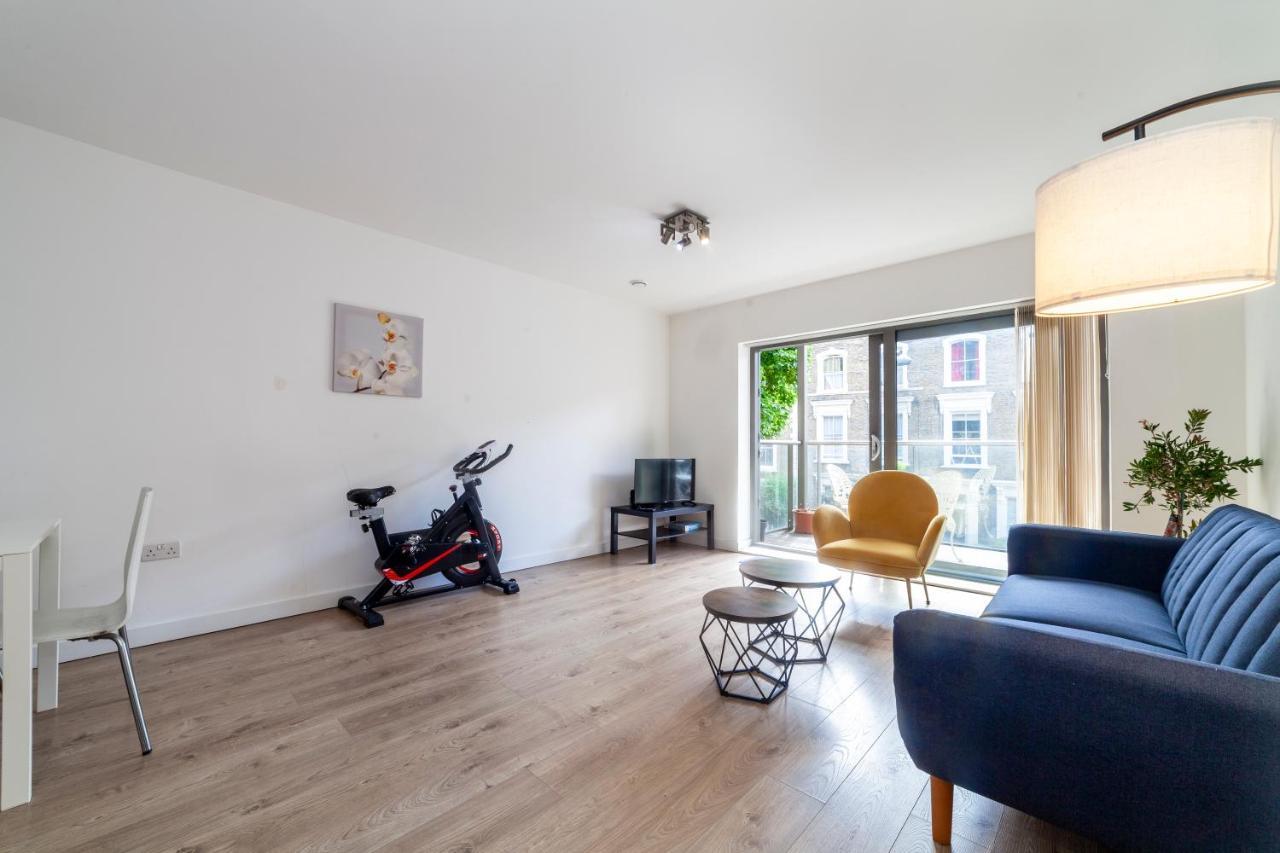 Modern 3bdr Flat W Large Balcony, Kentish Town Apartment *