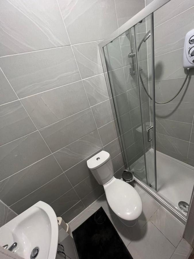Private Self Contained Studio In The Heart Of Golders Apartment