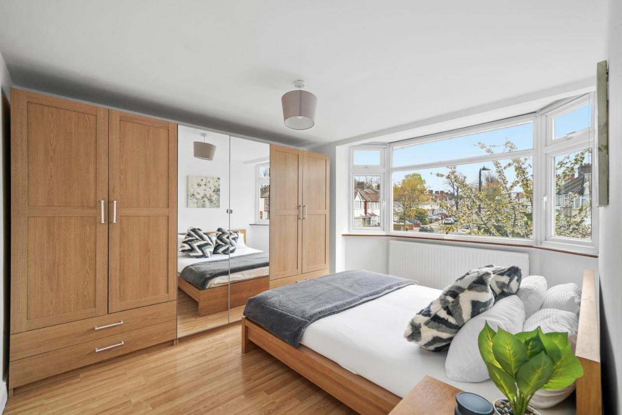 Apartment Hanger Lane Hububb