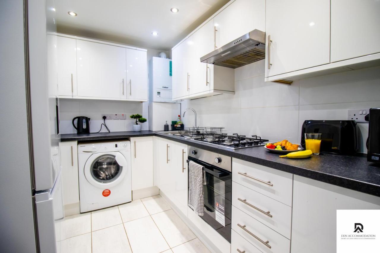 Apartment Den Accommodation: Extended House With Parking In Woolwich London