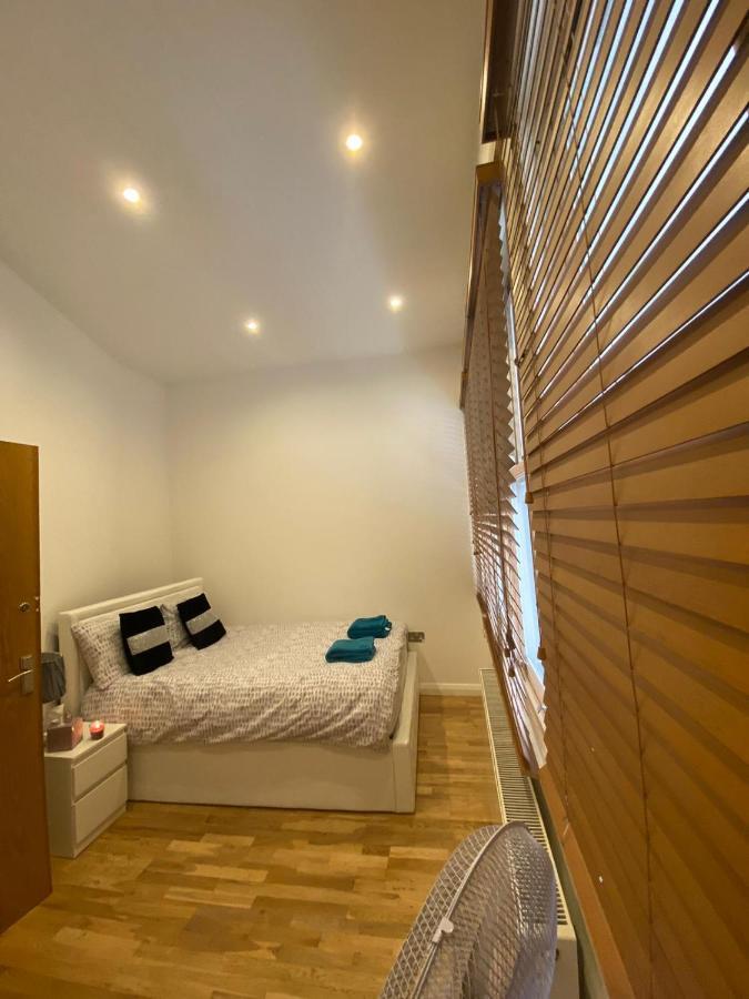 005- Frampton St 2 Bedrooms Apartment *