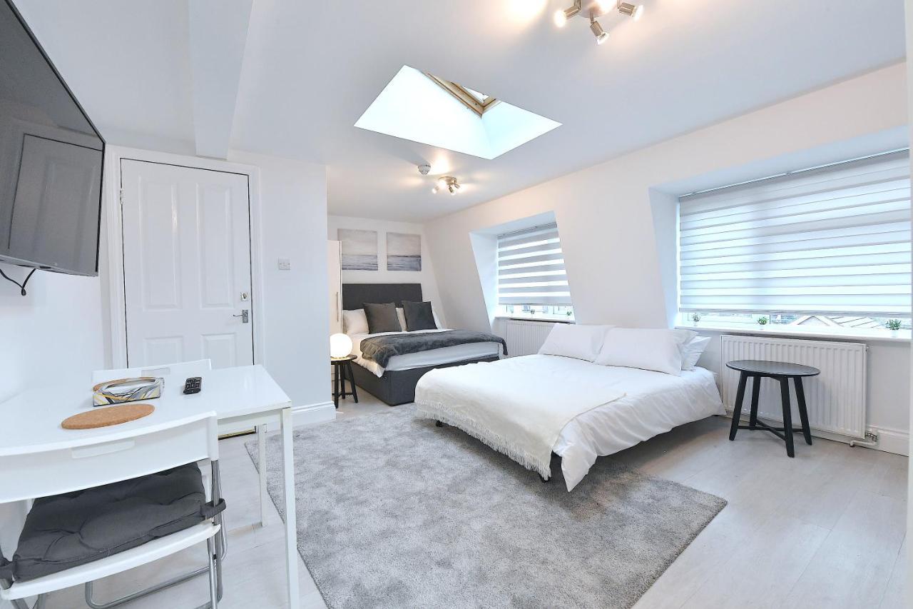 Very Close To Line Underground Shepherds Bush And Westfield Newly Refurbished * London