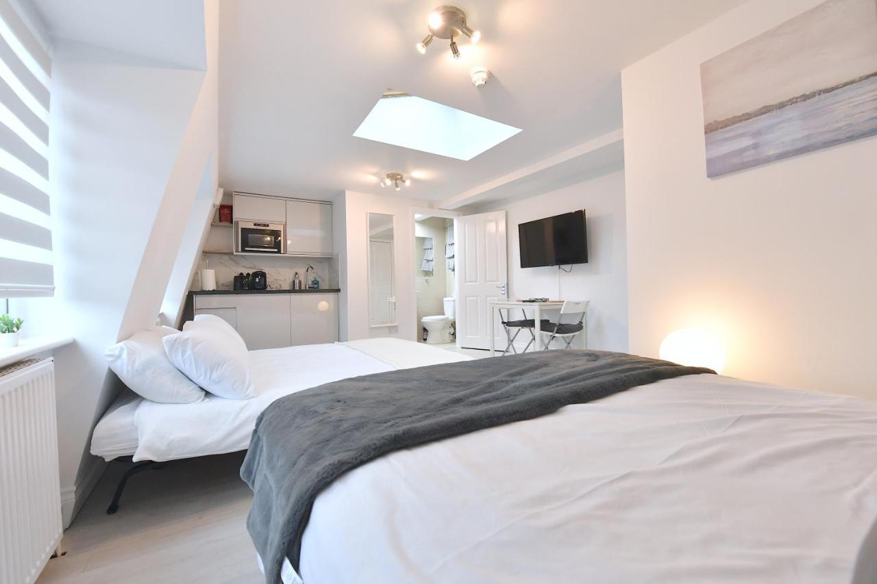 Apartment Very Close To Line Underground Shepherds Bush And Westfield Newly Refurbished