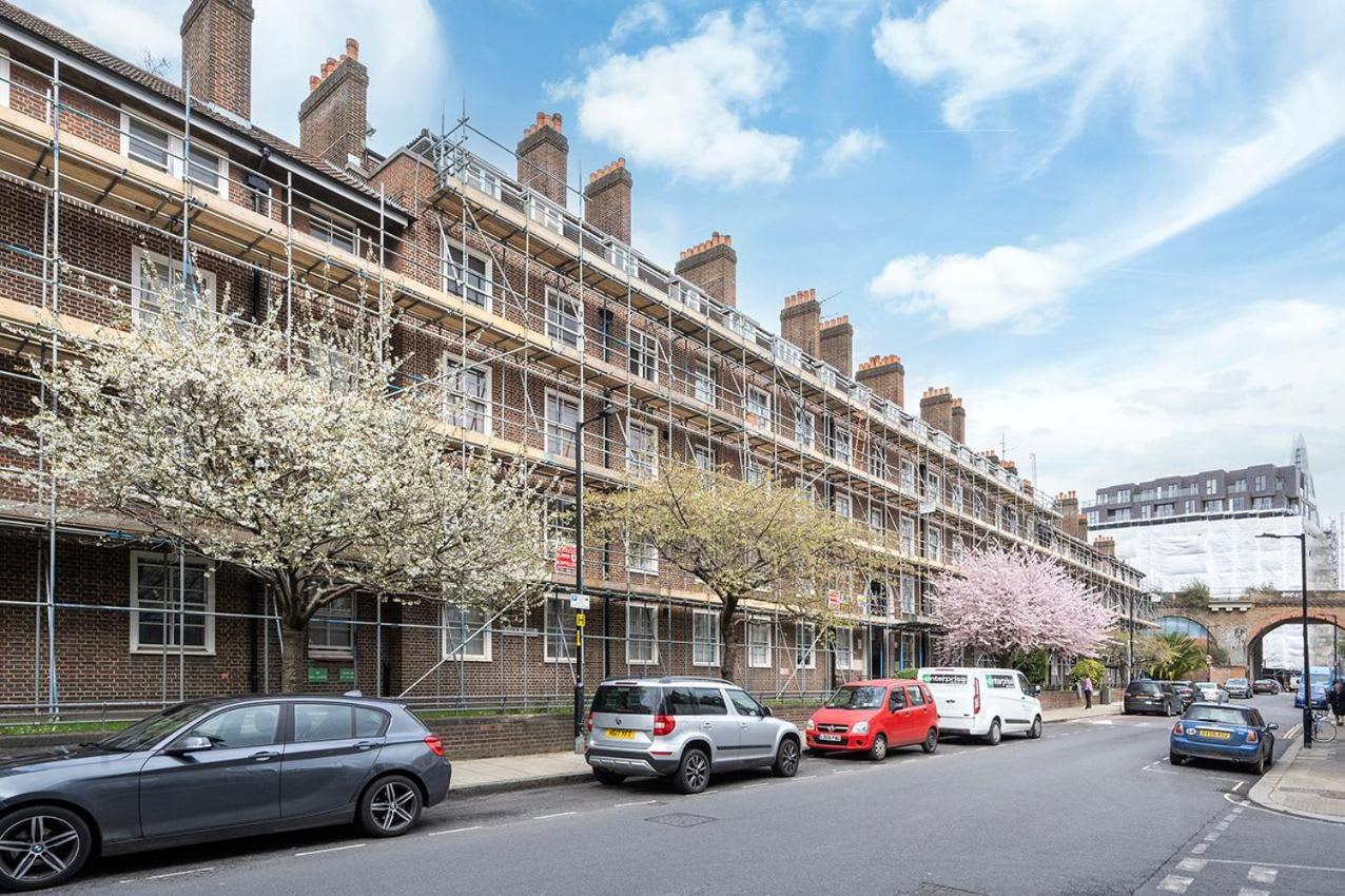 Apartment Stylish And Convenient 2 Bed London