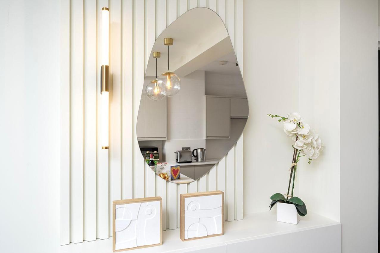 Stylish And Convenient 2 Bed Apartment