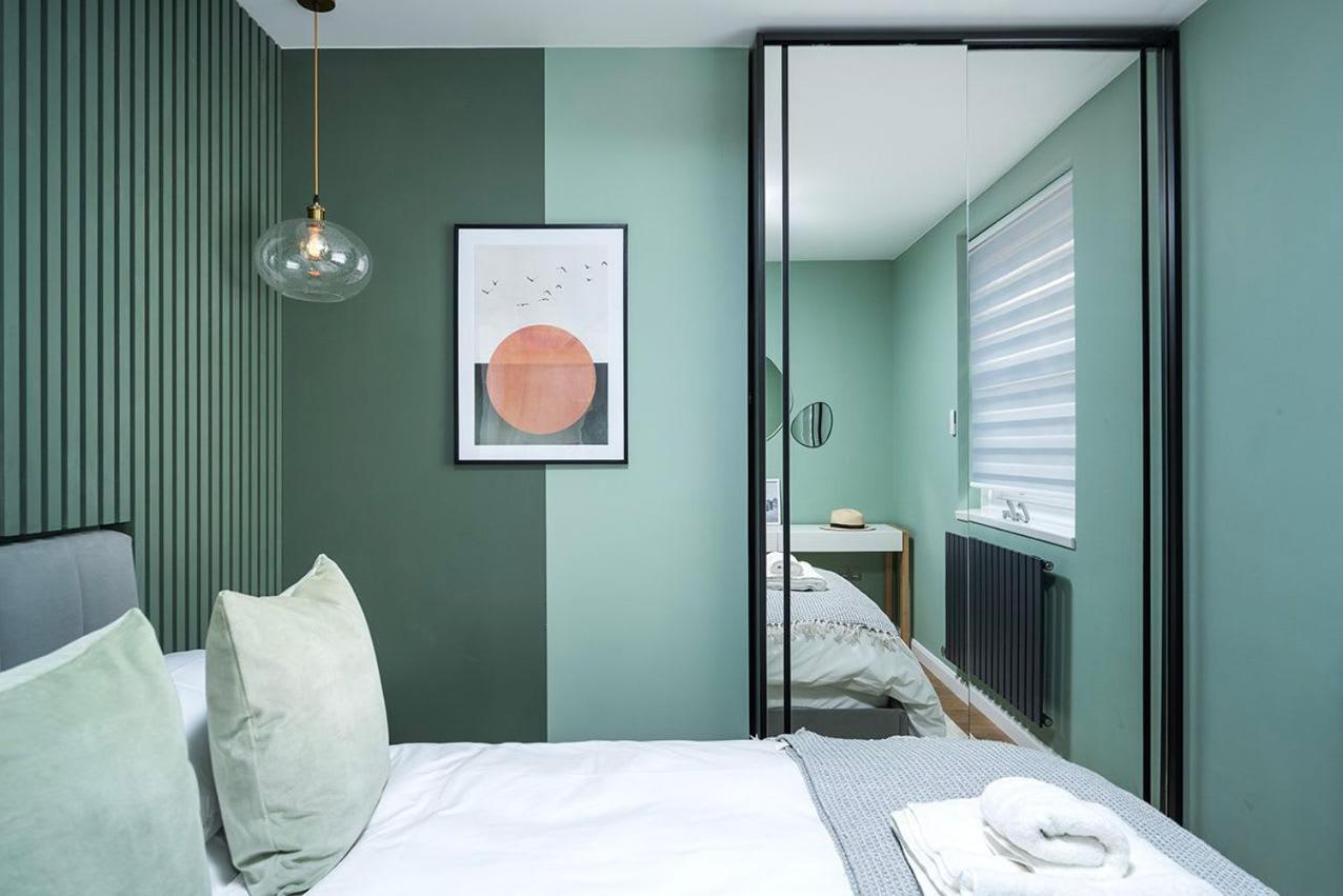 Apartment Stylish And Convenient 2 Bed