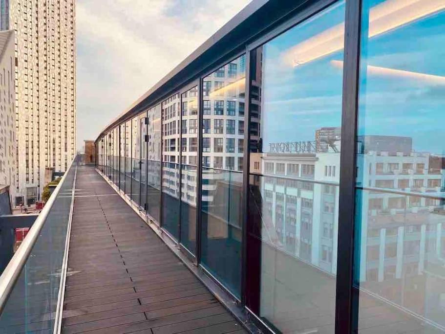 Large 3 Bed 3 Bathrooms Penthouse With Terrace And Views In Apartamento Londres