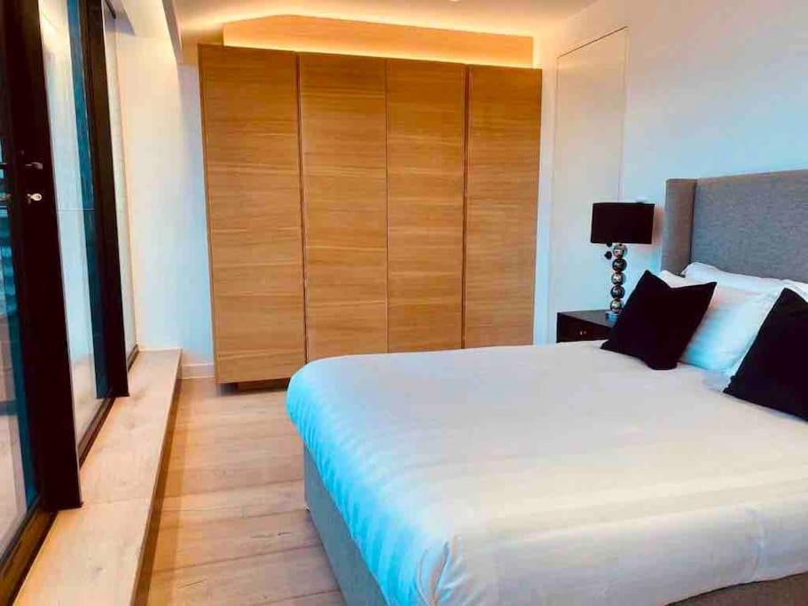 Large 3 Bed 3 Bathrooms Penthouse With Terrace And Views In Apartamento Londres
