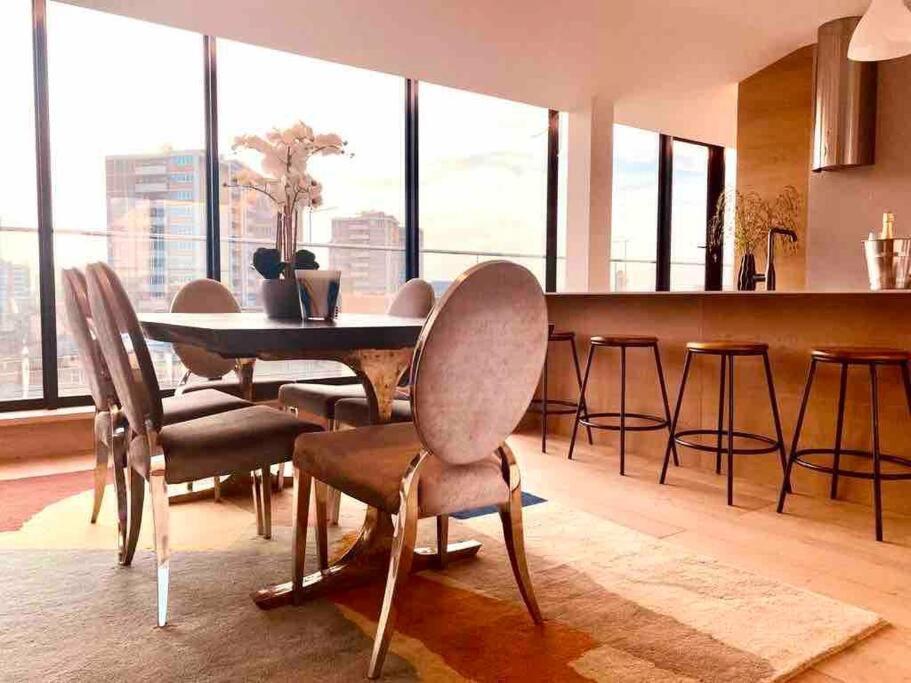 Large 3 Bed 3 Bathrooms Penthouse With Terrace And Views In Apartamento Londres