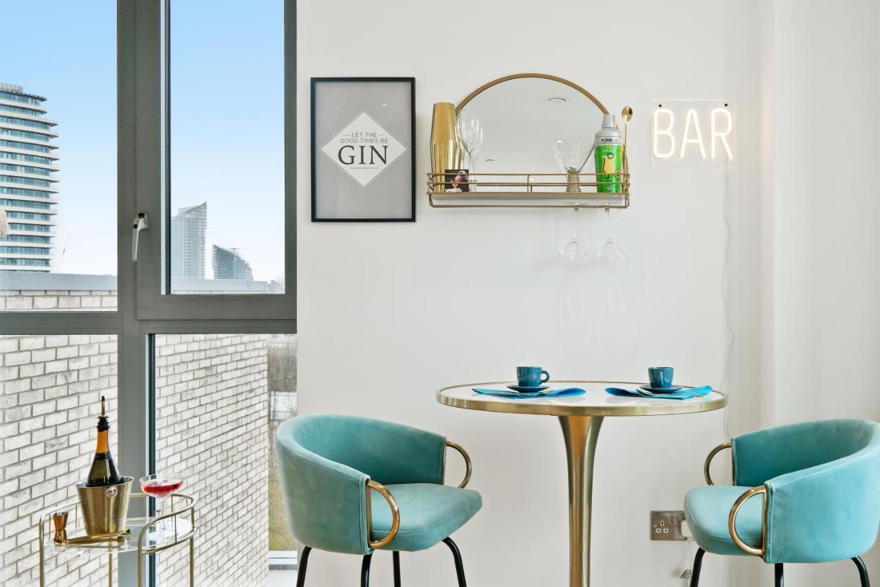 Luxury Penthouse With Enviable Views * London