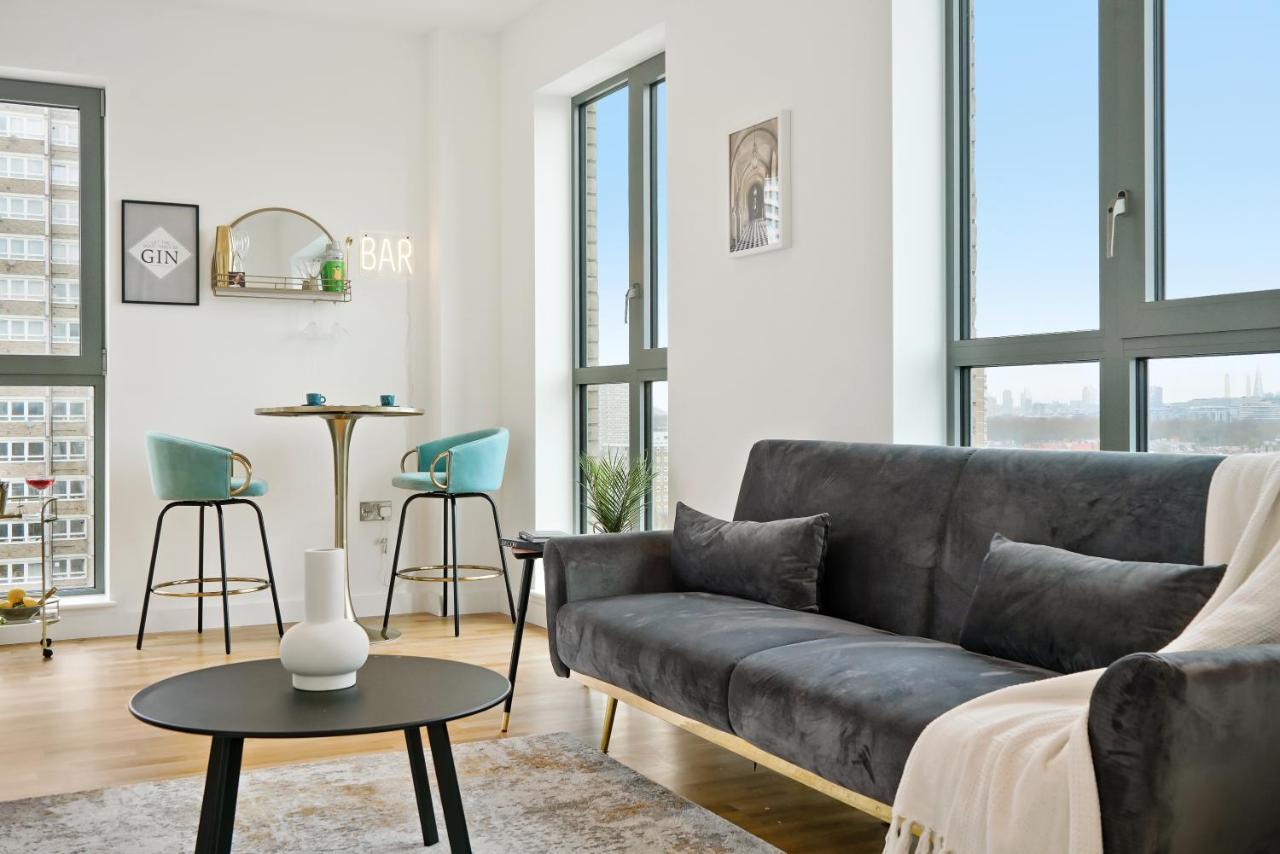 Luxury Penthouse With Enviable Views *