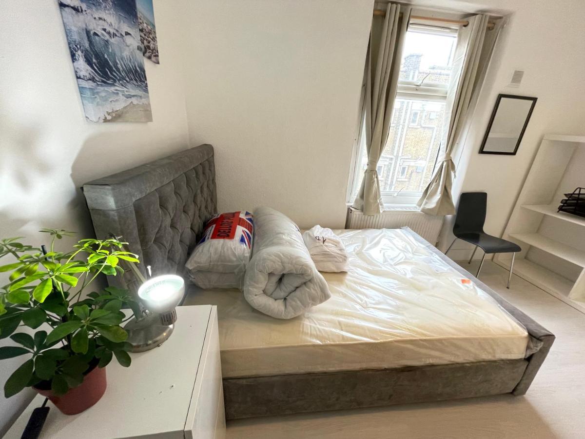 One Bedroom Flat Miles London
