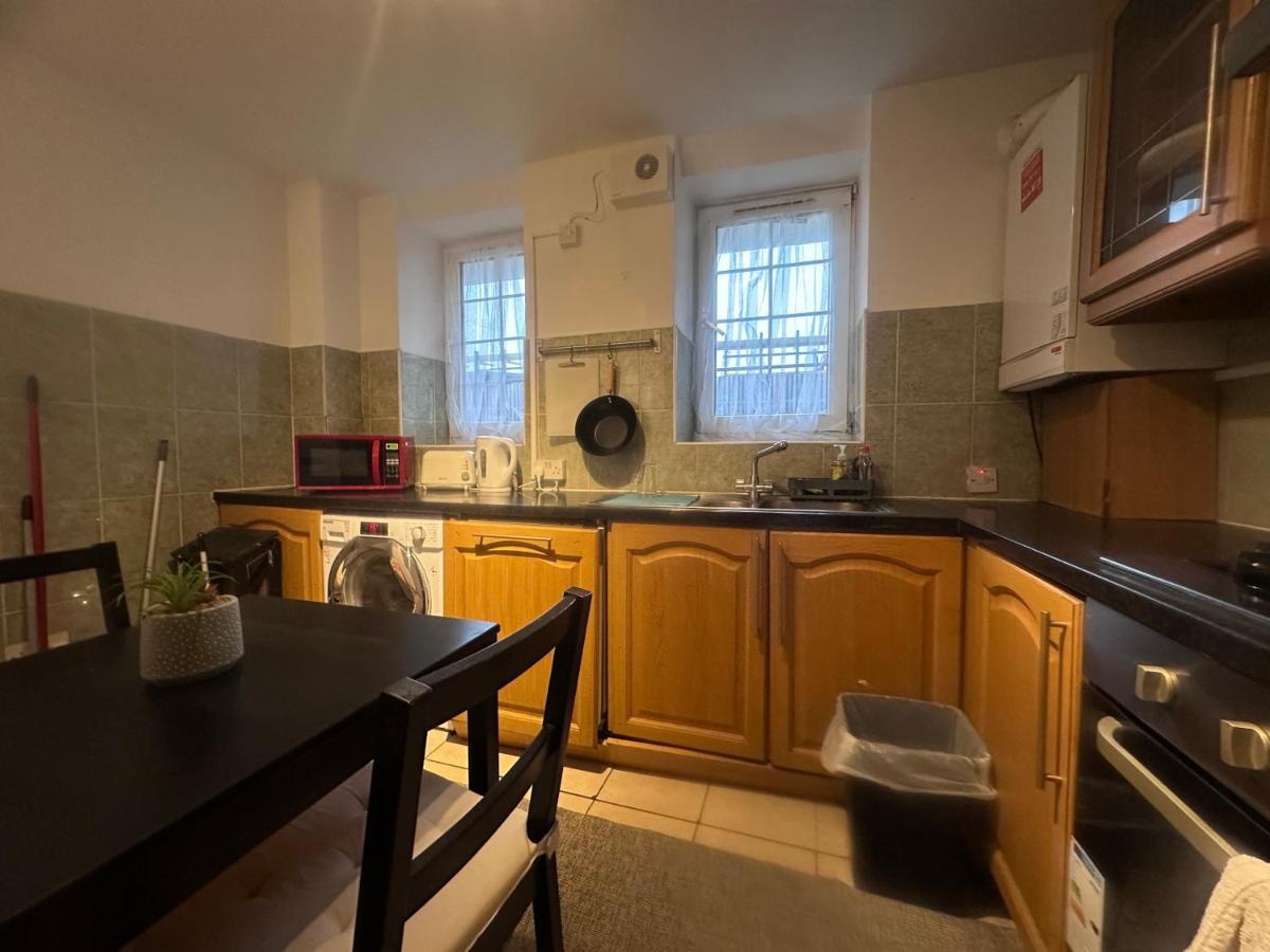 Holybush Bethnal Guest house London