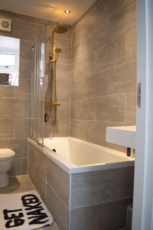 Homestay Sw Stay, London