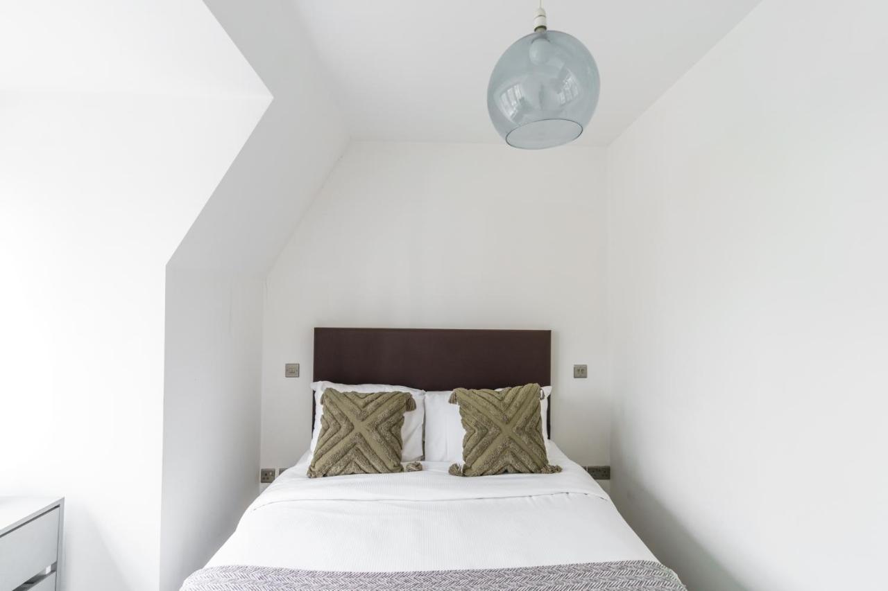 Floor High Street Kensington Apartment *