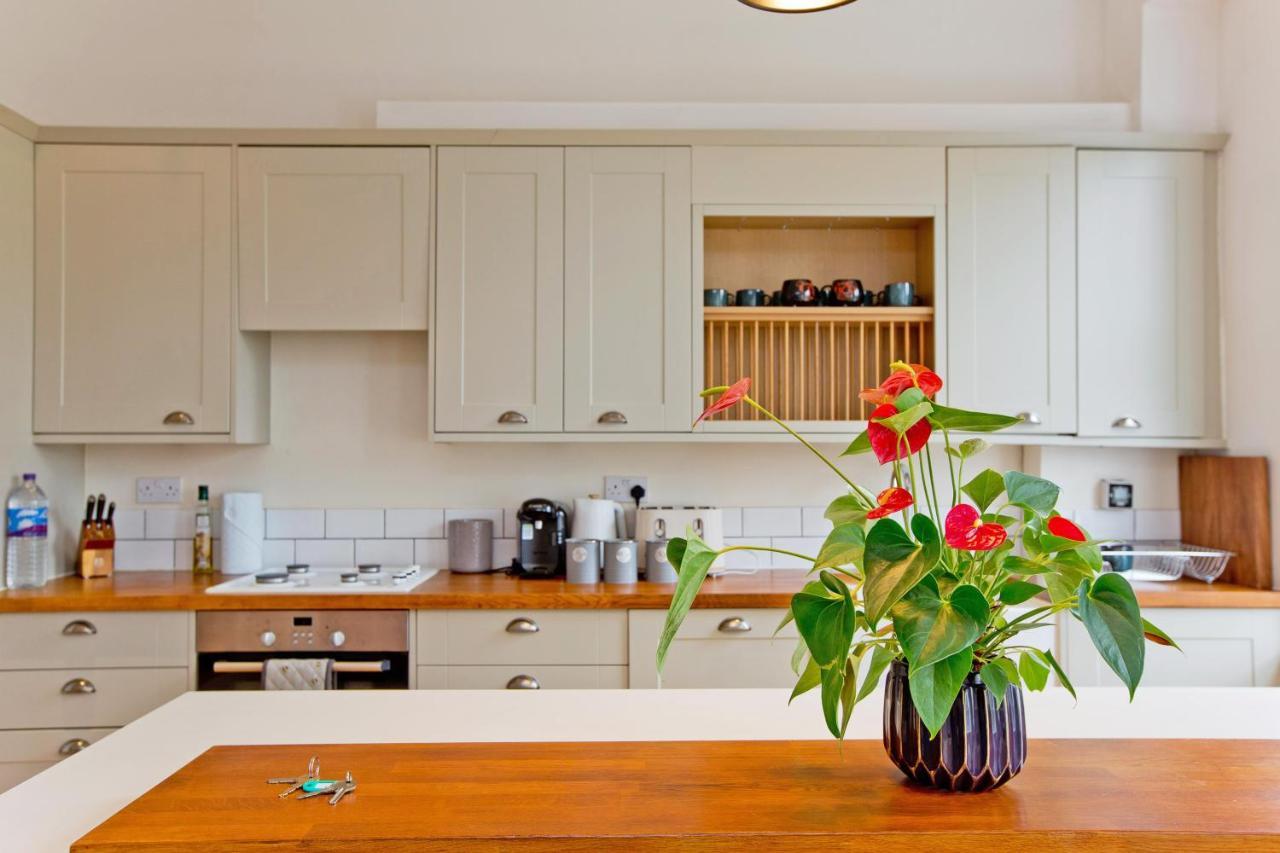 Apartment 4 Bed Duplex Garden Views London