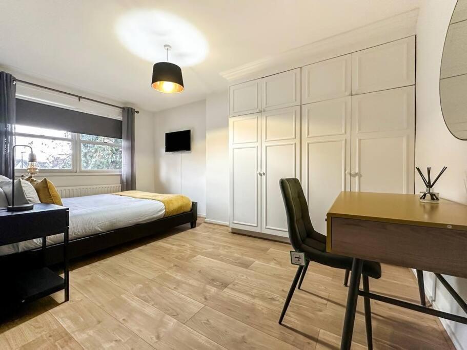 Holiday home Newly Refurbished 3 Bed House Near O2 Arena