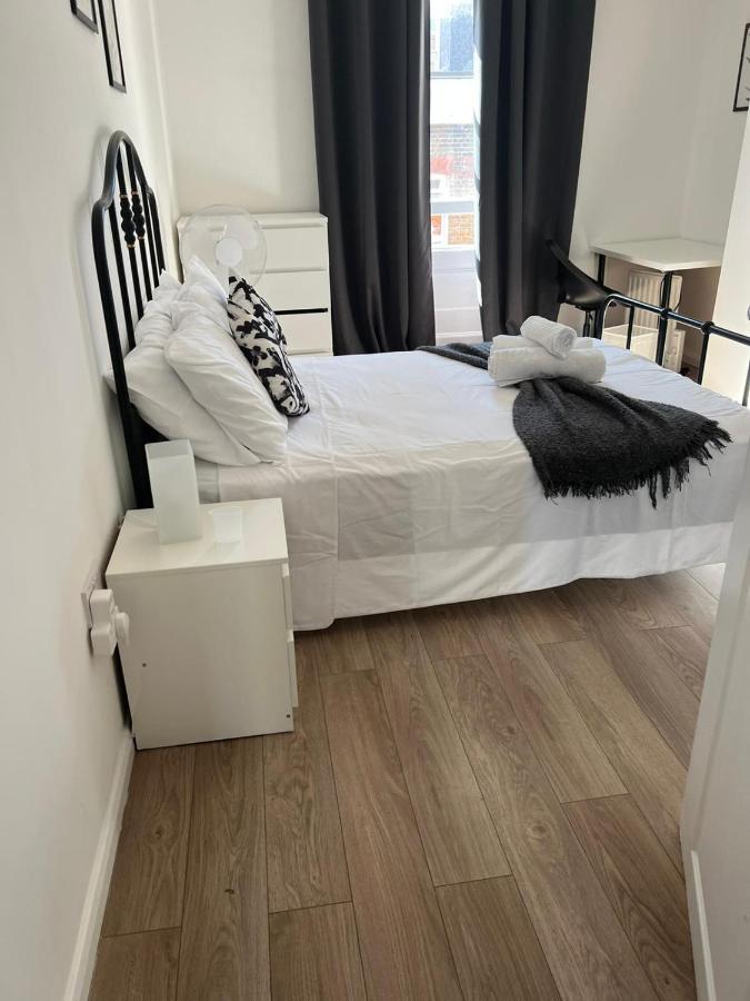 Fully Equipped 2 Bed Flat On Old Compton St! * Londres