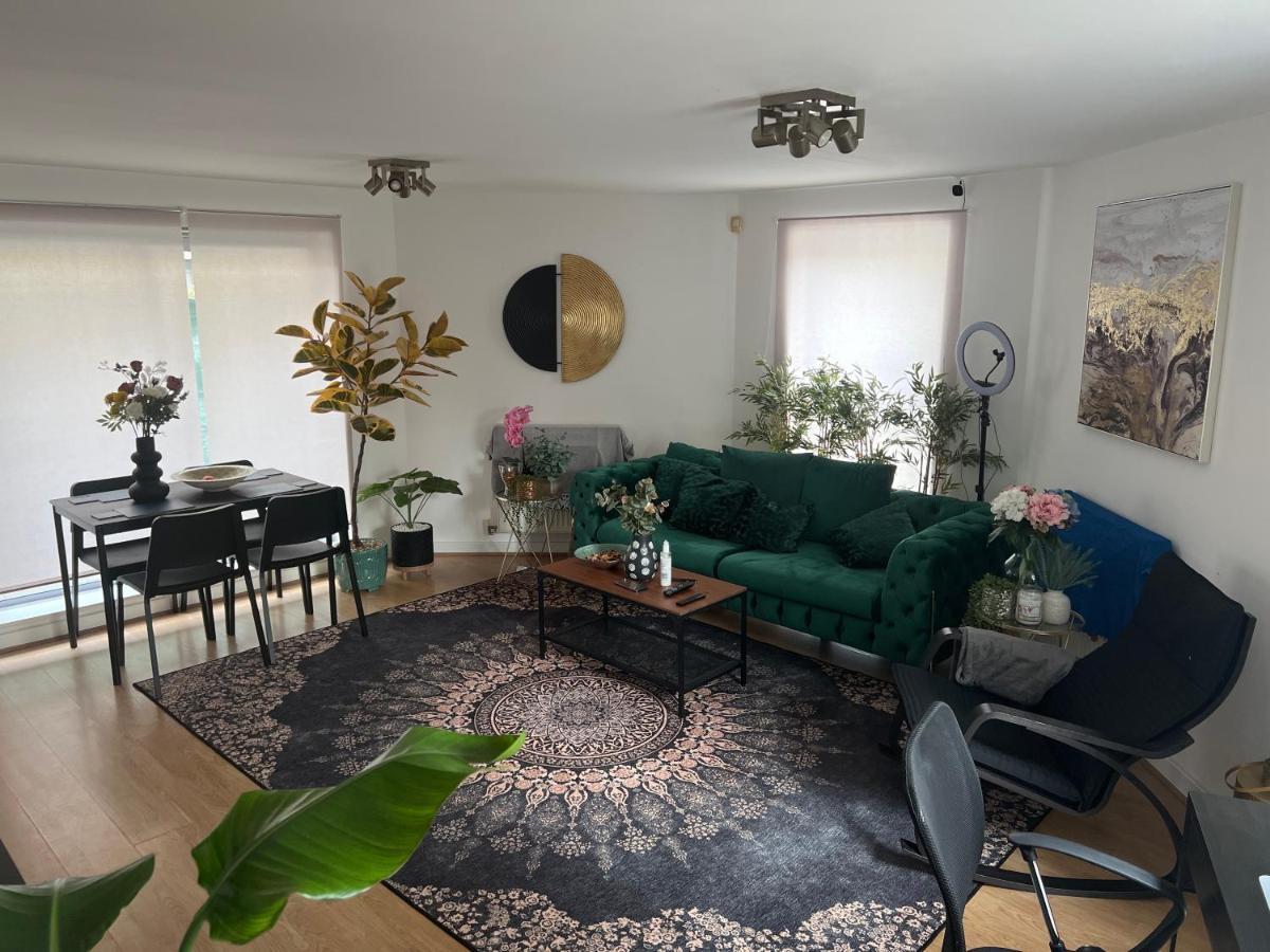Guest house Poplar London