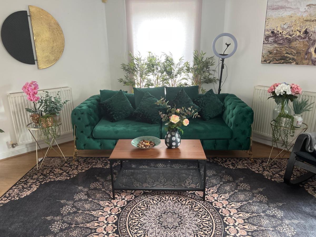 Guest house Poplar London