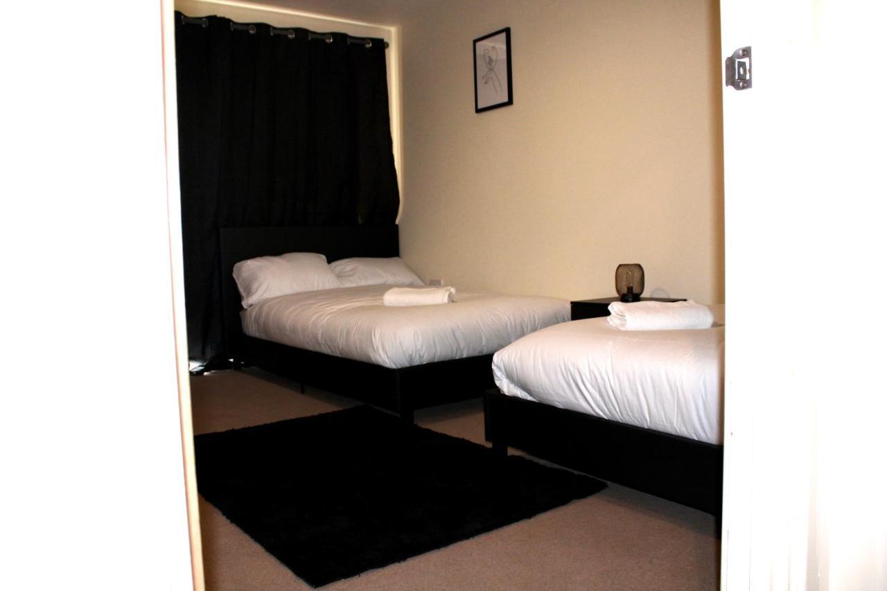 Glamorous Two Bed Flat Apartamento Londres